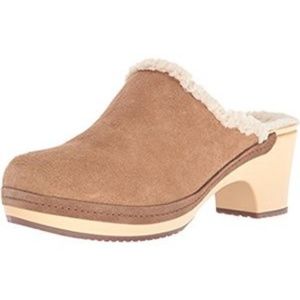 shearling lined crocs